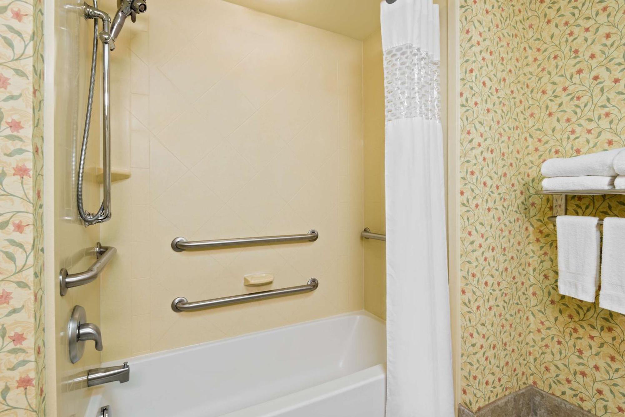 Hampton Inn & Suites Columbus Polaris Экстерьер фото